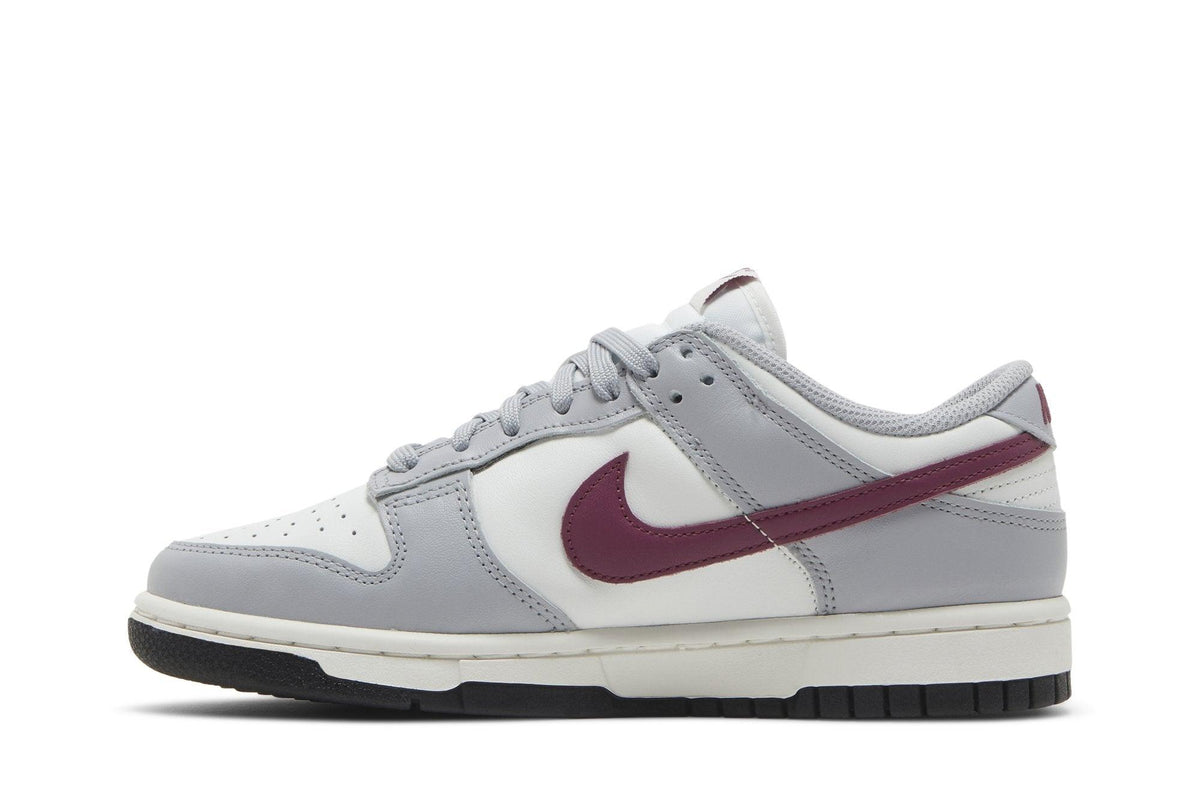 Tênis Nike Dunk Low Pale Ivory Redwood Cinza