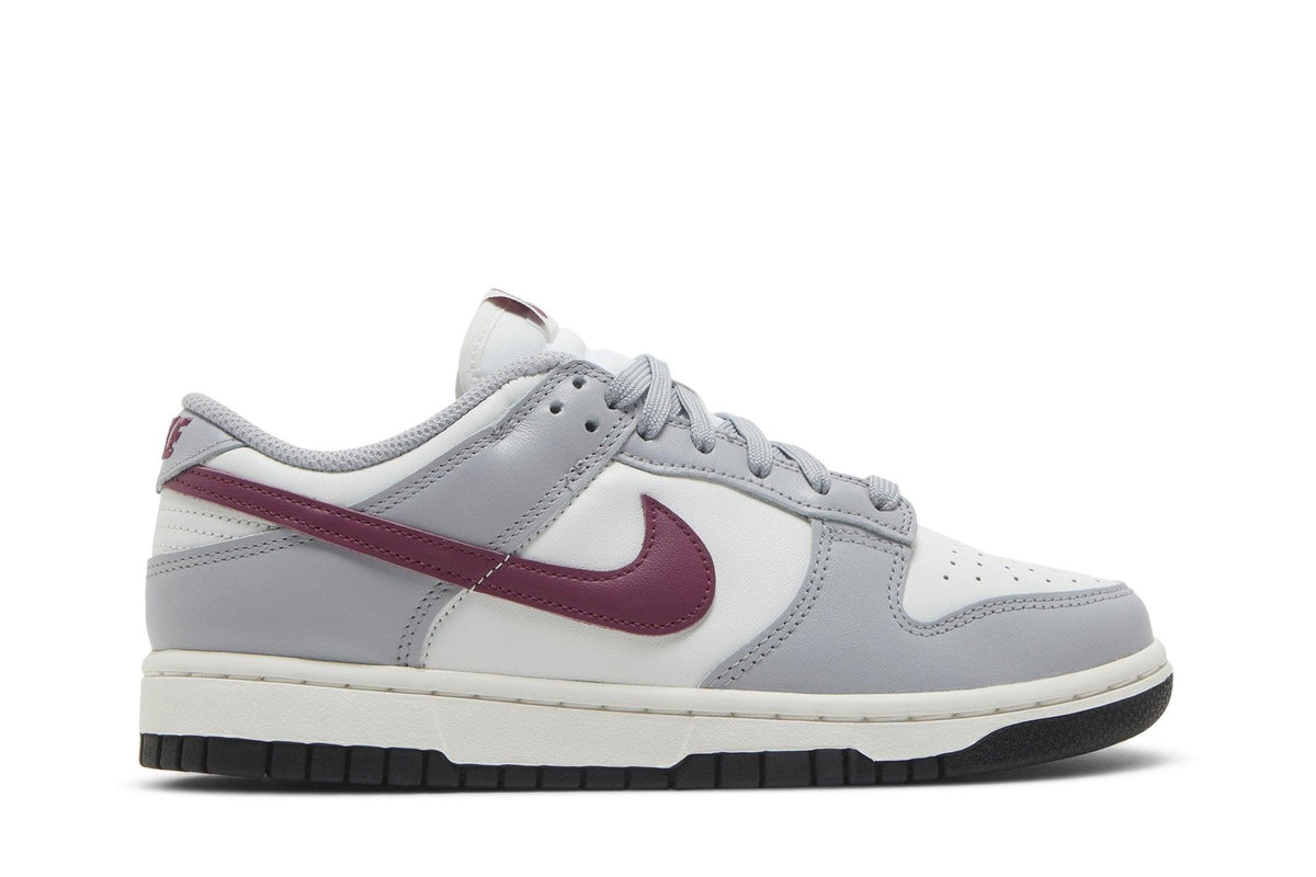 Tênis Nike Dunk Low Pale Ivory Redwood Cinza